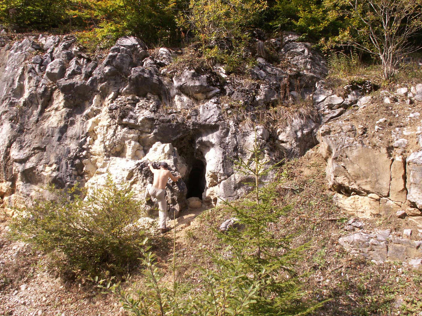 Explorări speologice preliminare în zona Lacul Floroiu - Valea Sebişel (M.Vlădeasa) - 3
