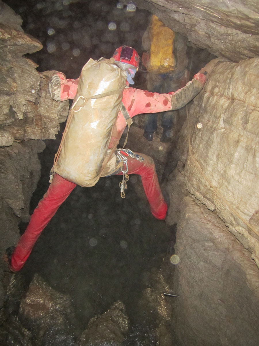 Expeditie de 10 Zile in V5 - Cea mai adanca pestera din Romania - 11