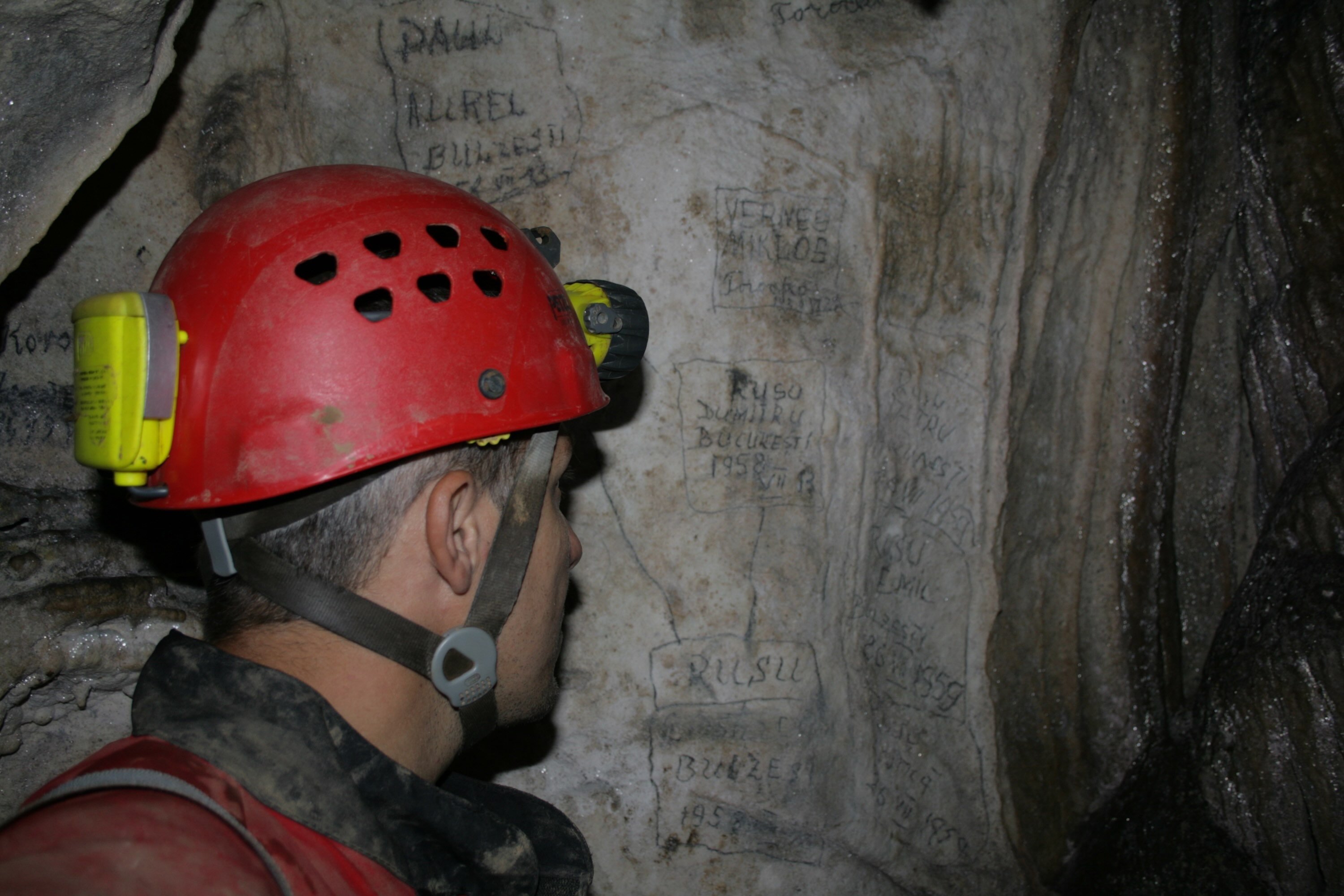 Fig.3. Peștera Ionilești (foto: Ioana Clonța) Fig.3. Peștera Ionilești (foto: Ioana Clonța)