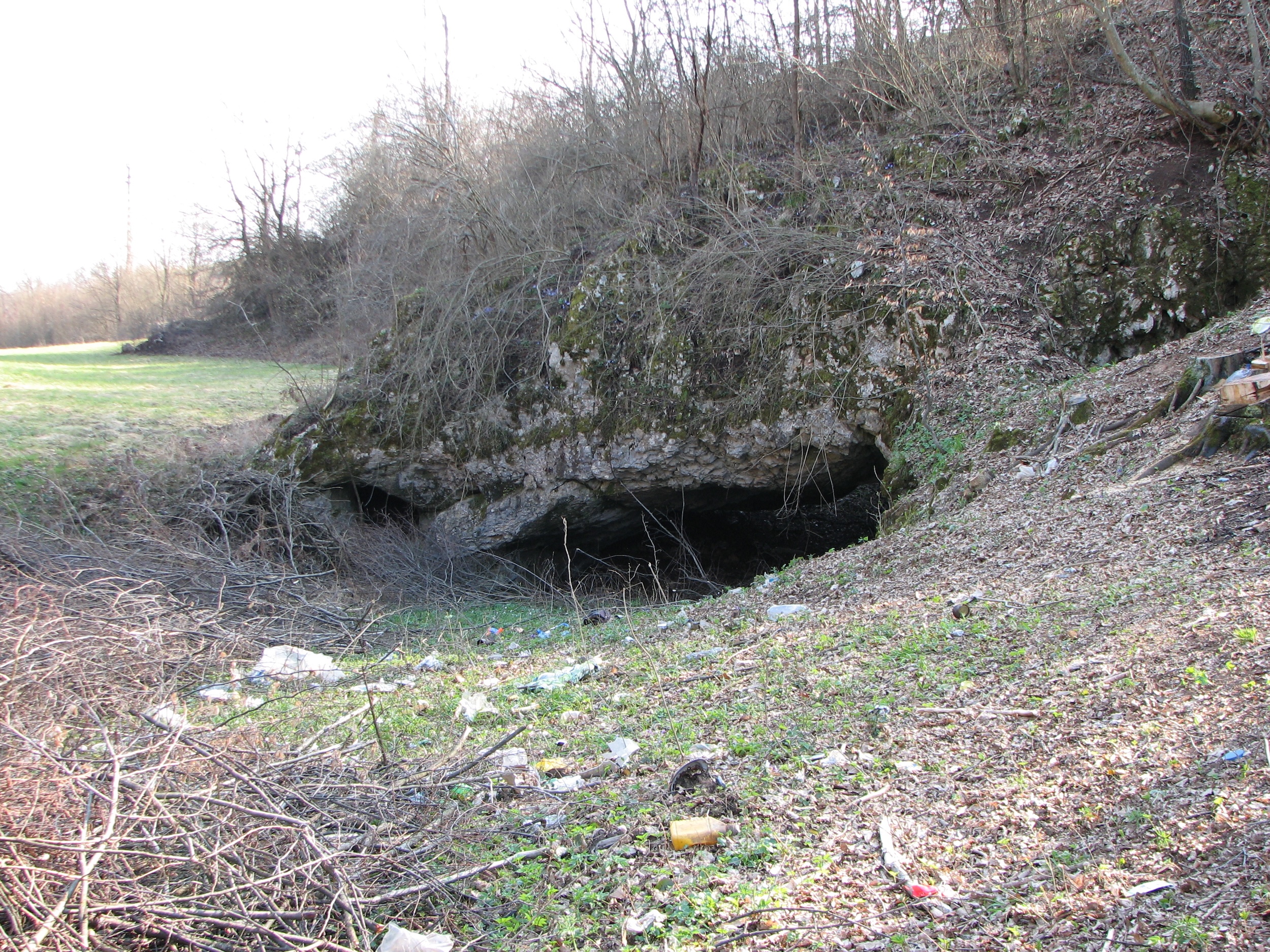 Poluarea Peșterii din Valea Bobii - 2