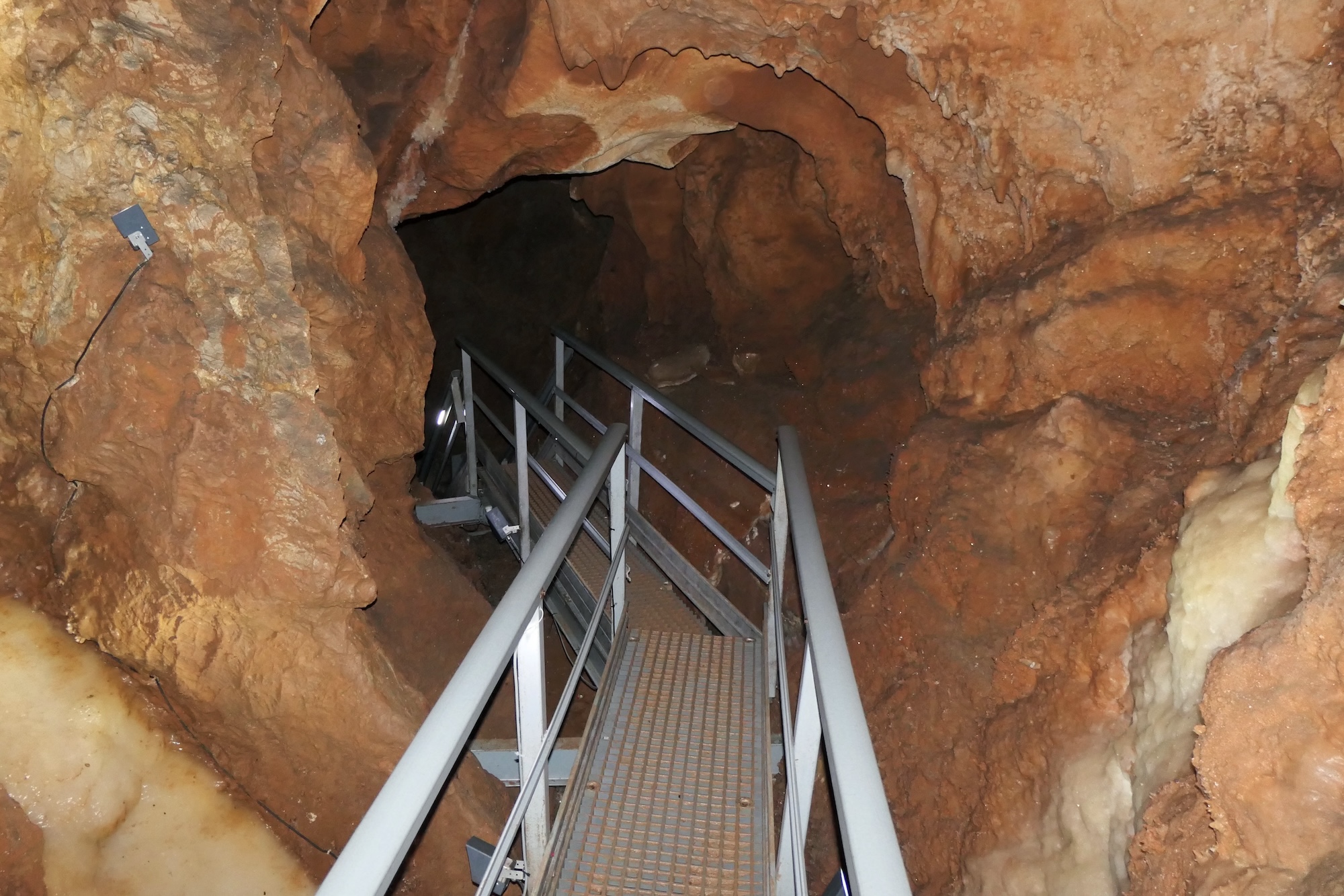 Peştera Farcu - foto: Radu Manta