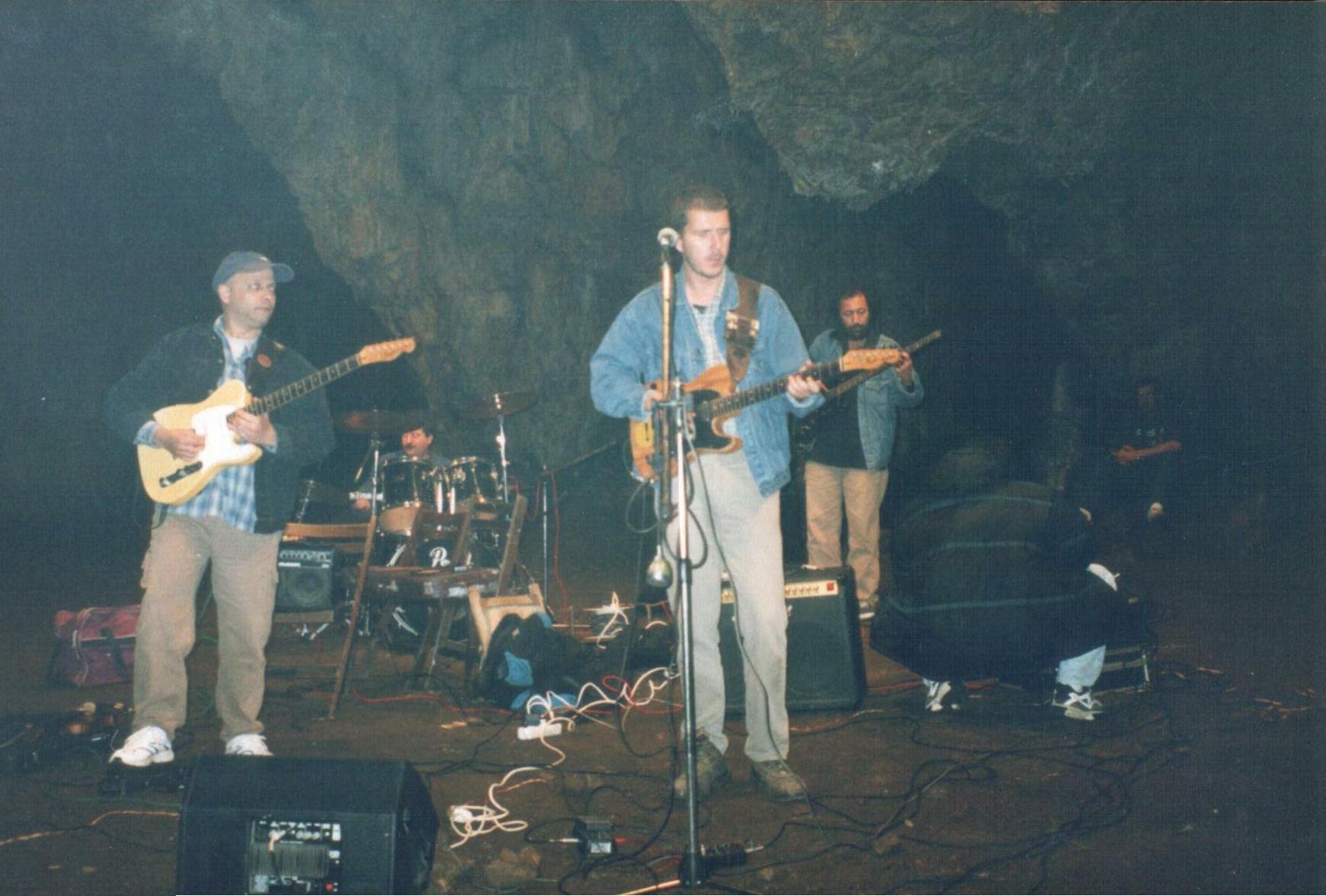 Concert Night Loosers in Pestera Romanesti - Victor Ursu