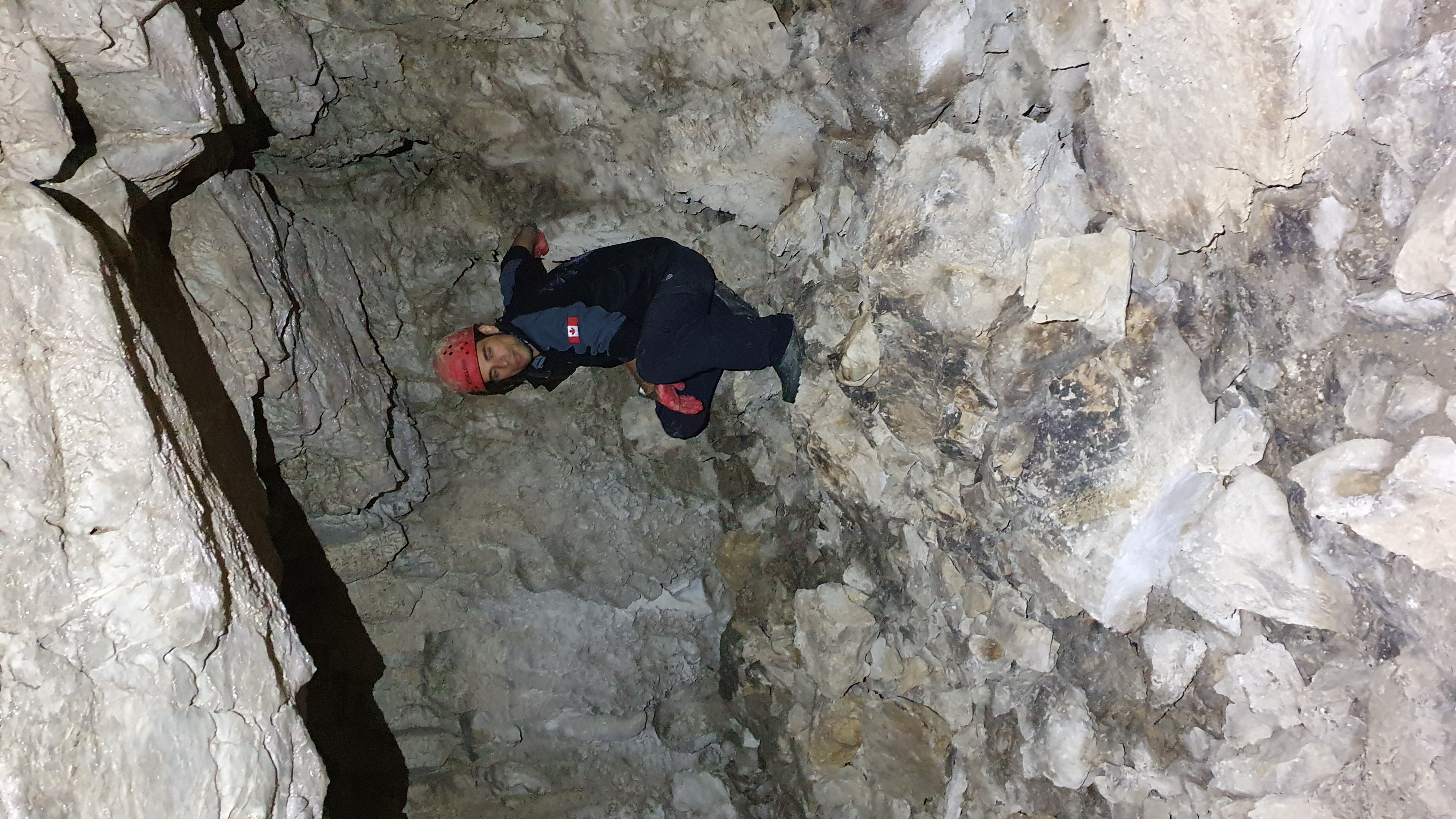 Din Pestera foto G. Dragomir