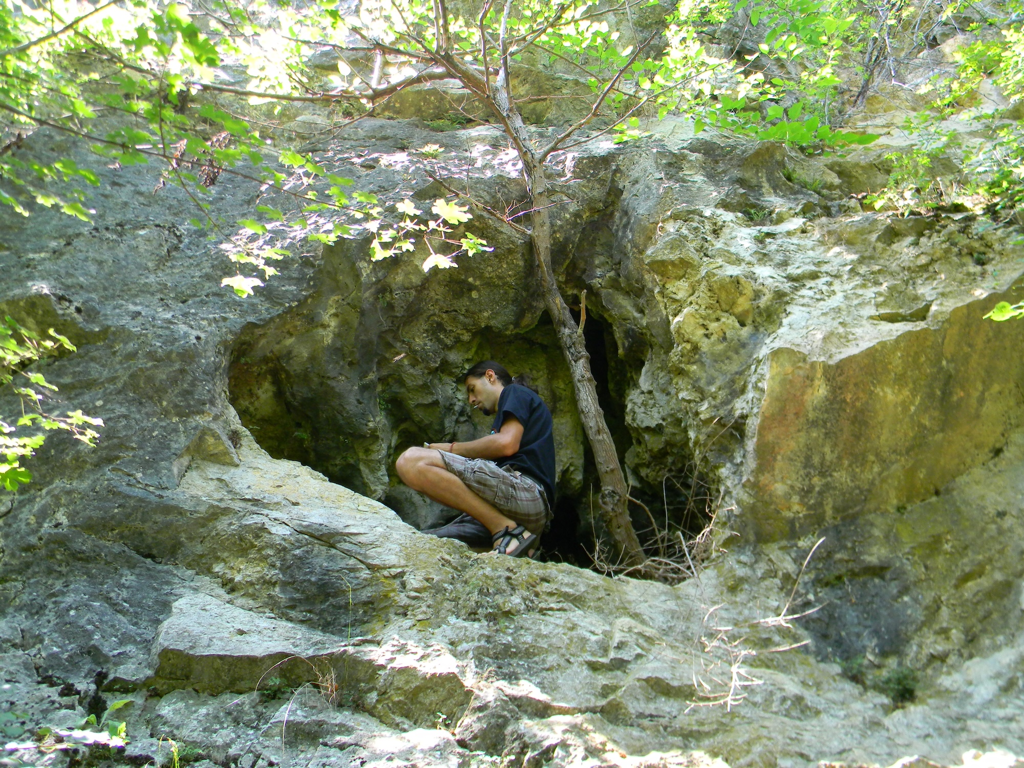 Grota din Cariera Veche - Foto: Mihai Besesek