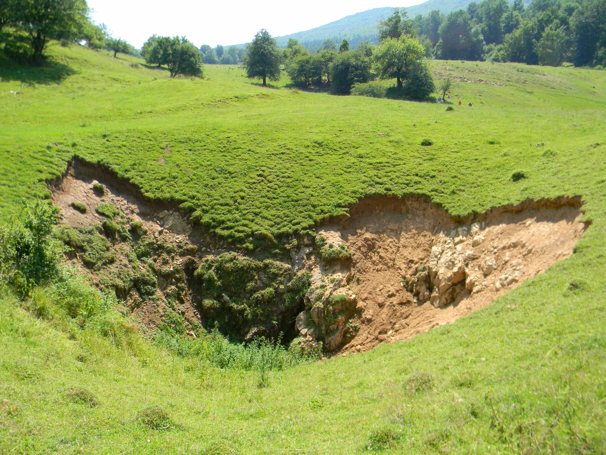 Avenul Prăbuşit de la Tinoasa - Image 2