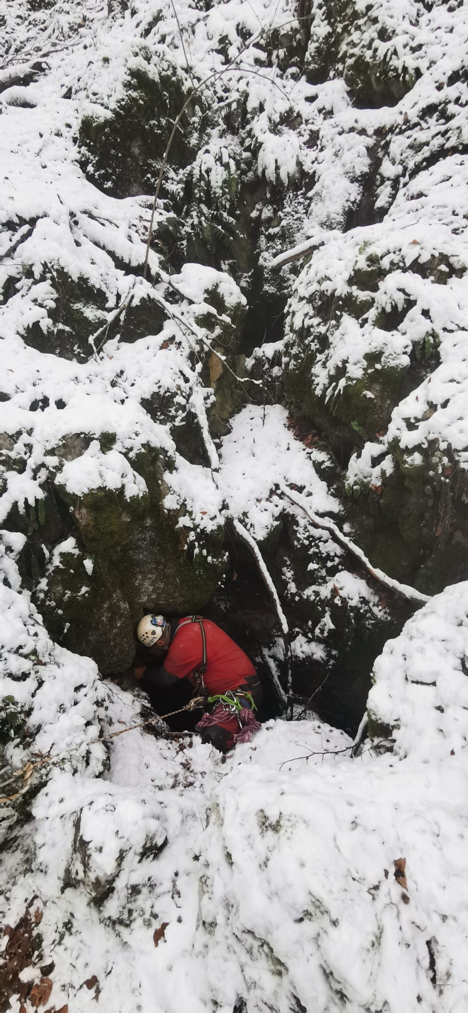 Avenul din Dosul Lacului - Foto: Rus-Heredea Catalin