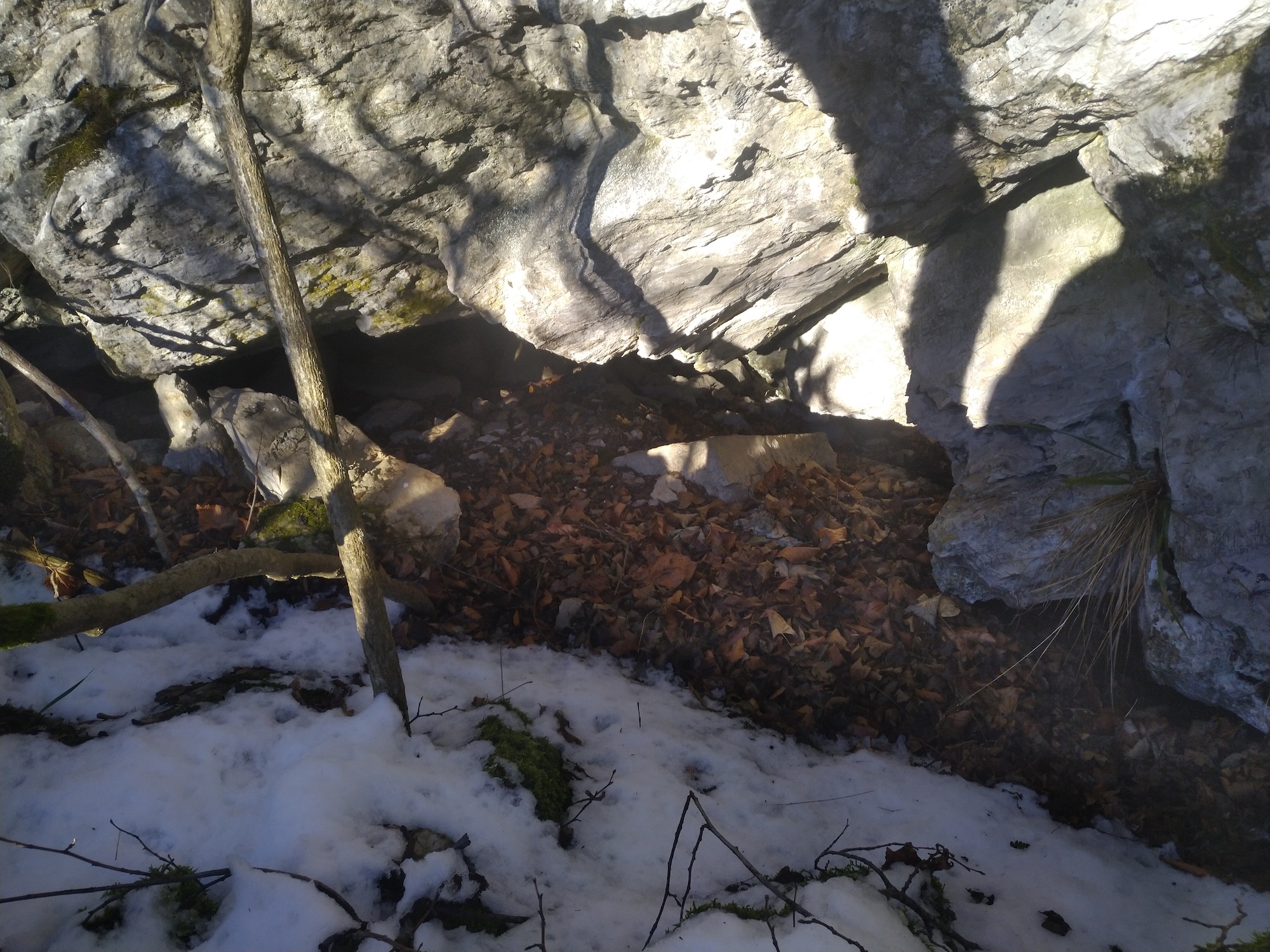 Peștera cu Pietre - Image 1