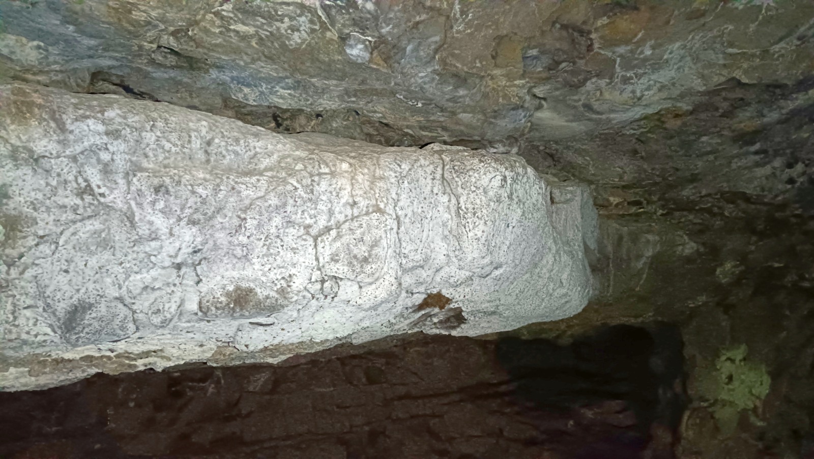 Peştera "Căsoaia lui Ladaş" - Image 3