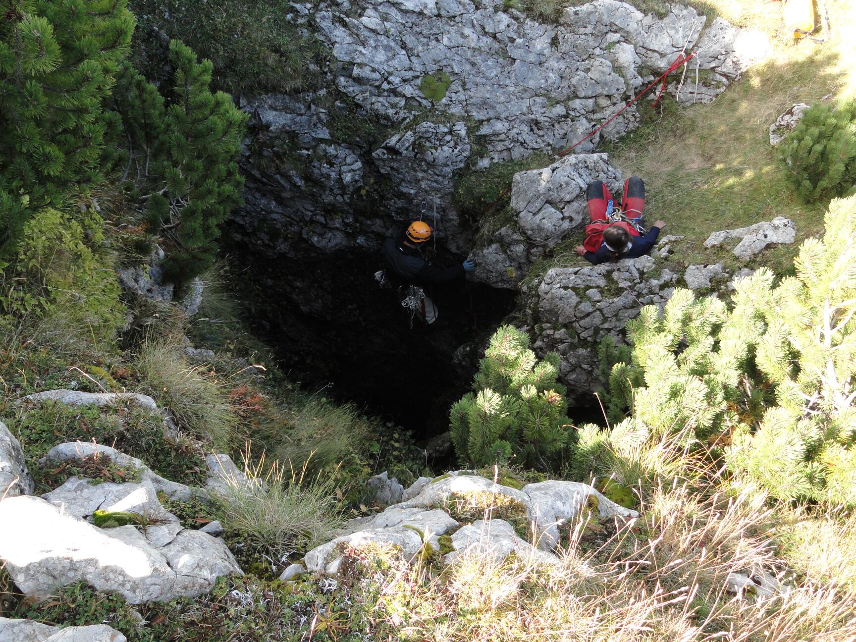 Avenul Mare de la Colții Țapului foto Poli 2010