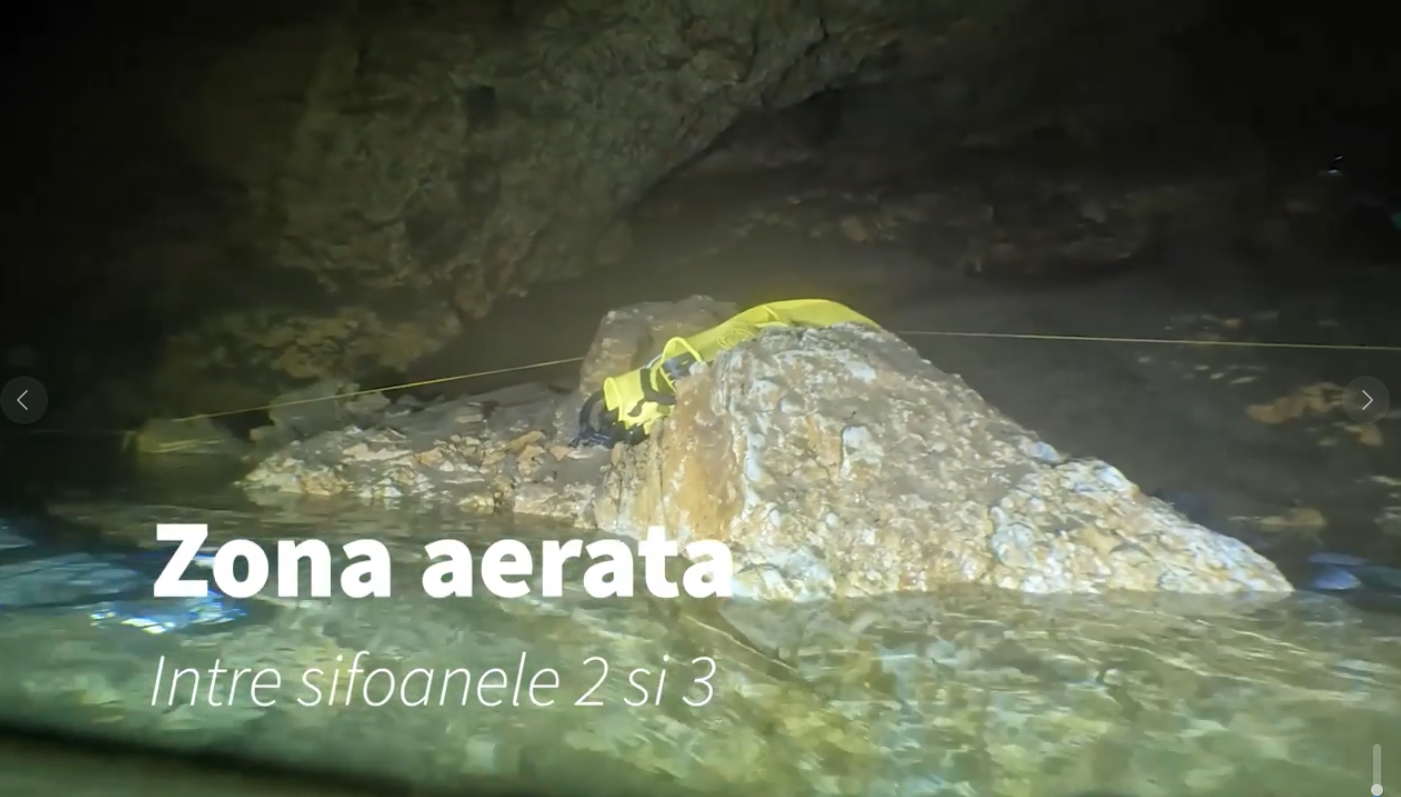 Zona aerata intre Sifonul 2si Sifonul 3 - Peștera de la Contu - Autor: Cristi Mitrofan