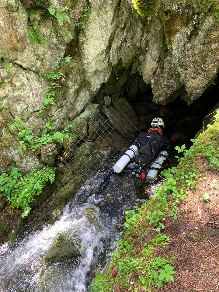 Peștera Izbuc din Valea Coteanu - Foto: M.Besesek