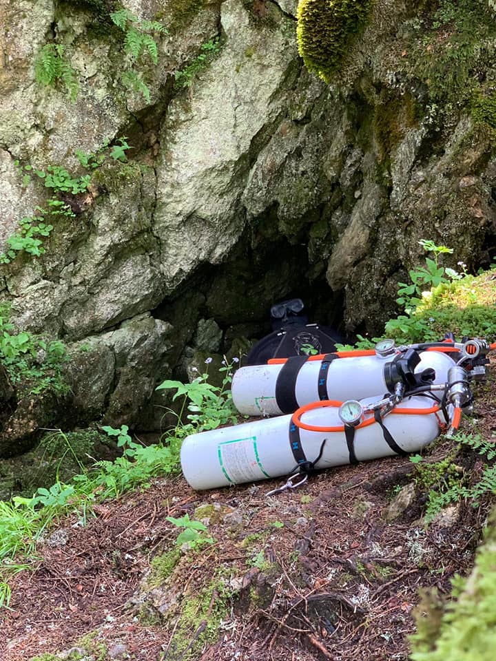 Peștera Izbuc din Valea Coteanu - Foto: M.Besesek