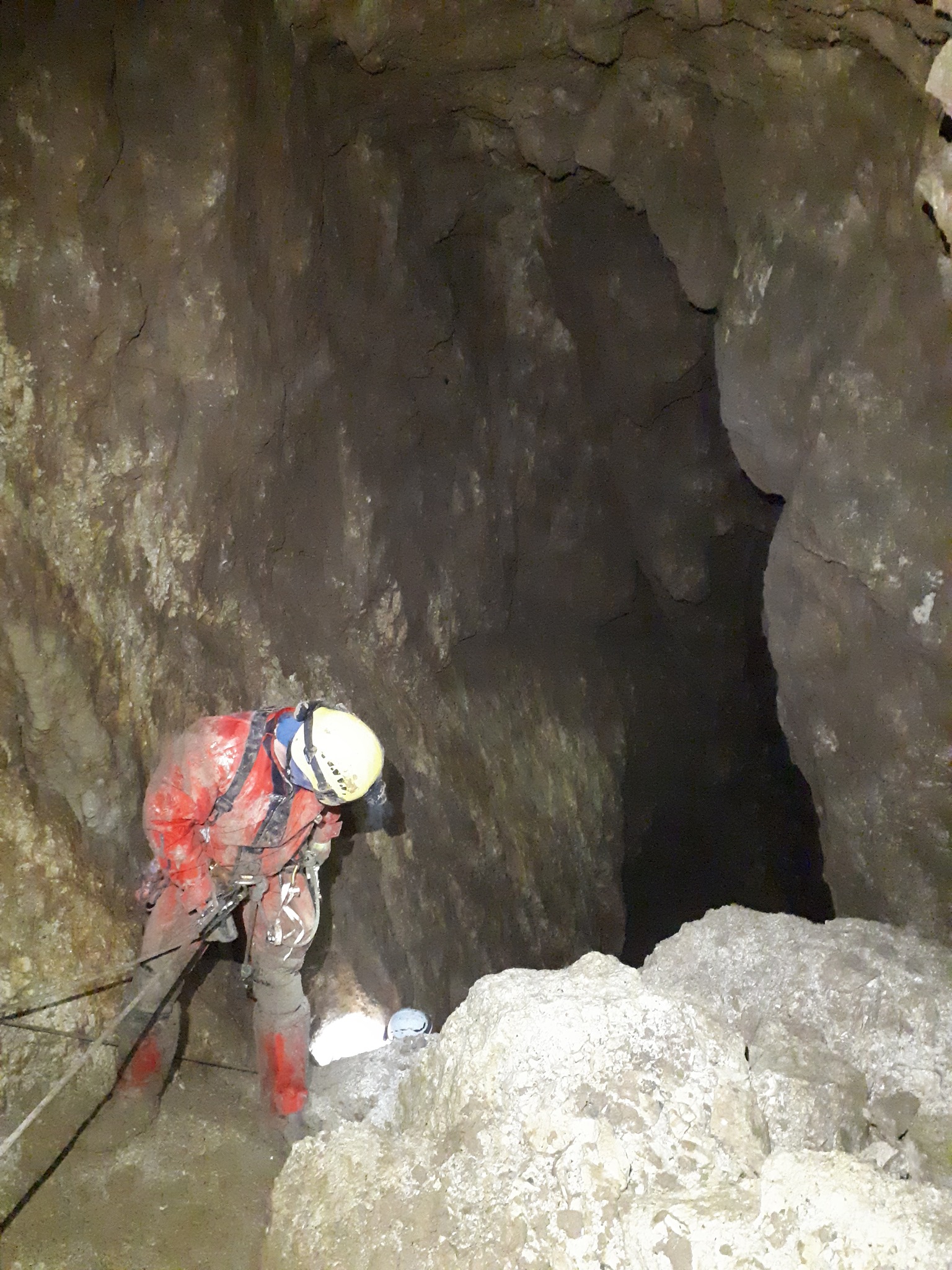 (Avenul) Gaura Bârnoaiei a ajuns la -89 m! - 3