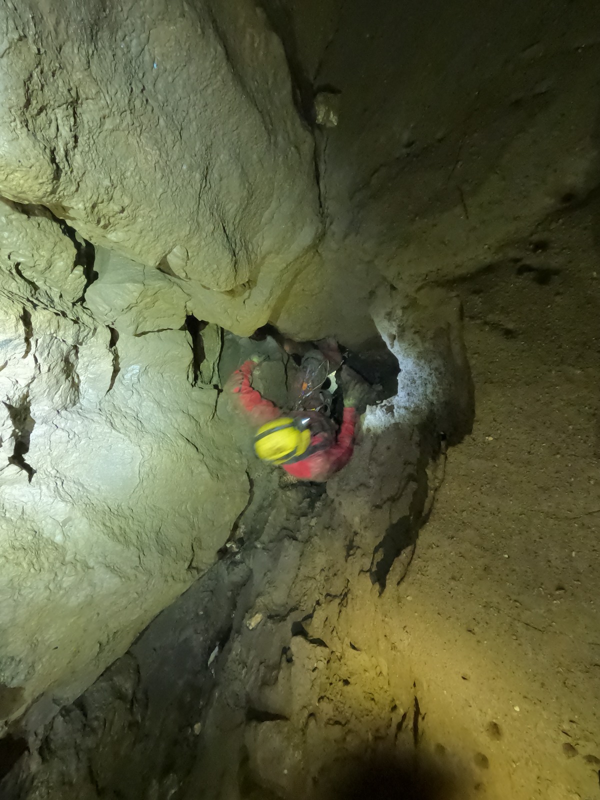 (Avenul) Gaura Bârnoaiei a ajuns la -89 m! - 13